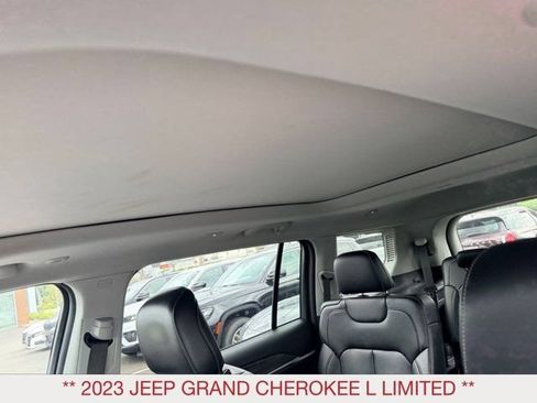 Used 2023 Jeep Grand Cherokee L Limited AWD/4WD image 15