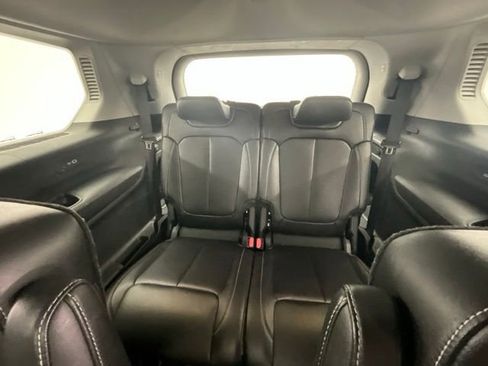 Used 2023 Jeep Grand Cherokee L Limited AWD/4WD image 7