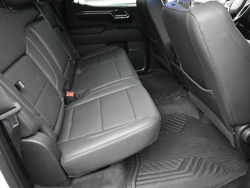 Used 2024 Chevrolet Silverado 1500 LT Trail Boss w/ LT Trail Boss Premium Package AWD/4WD image 10