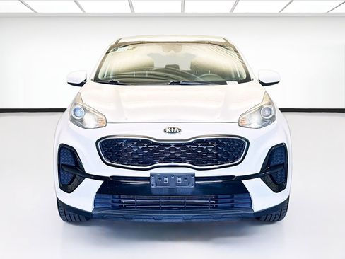 Used 2021 Kia Sportage LX image 2