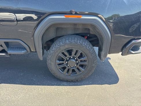 Certified 2022 GMC Sierra 3500 Denali w/ Denali Black Diamond Edition AWD/4WD image 16