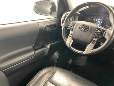 Used 2021 Toyota Tacoma TRD Pro AWD/4WD image 11