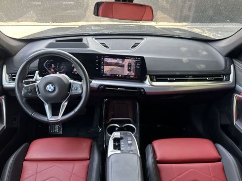 Used 2025 BMW X1 xDrive28i AWD/4WD image 24