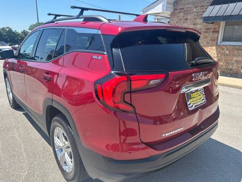 Used 2020 GMC Terrain SLE w/ Driver Convenience Package FWD image 9