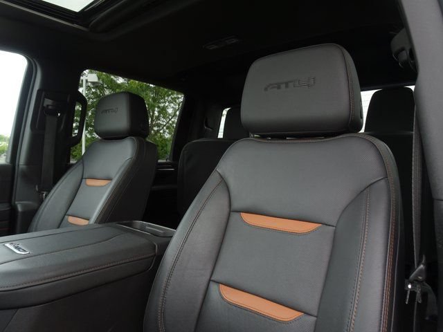 Used 2024 GMC Sierra 2500 AT4 w/ AT4 Premium Plus Package AWD/4WD image 11