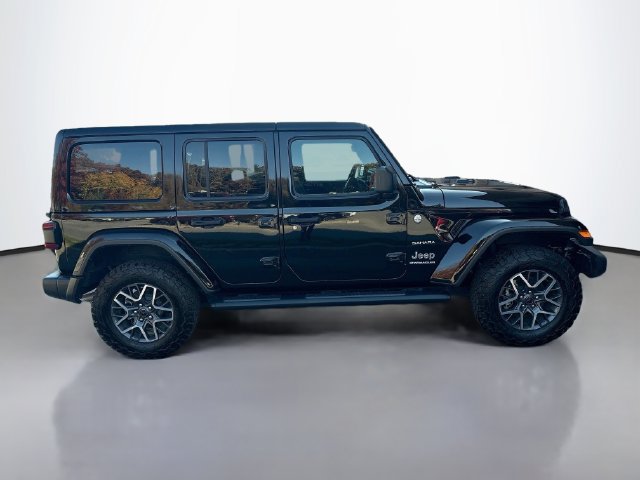 Used 2024 Jeep Wrangler Unlimited Sahara AWD/4WD image 8