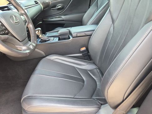 Used 2019 Lexus ES 350 F Sport w/ Accessory Package 2 FWD image 17