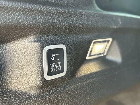 New 2026 Jeep Grand Cherokee L Laredo image 9