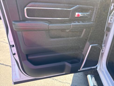 Used 2024 RAM 2500 Laramie w/ Sport Appearance Package image 12