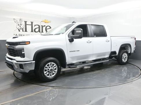 Used 2025 Chevrolet Silverado 2500 LT w/ Convenience Package image 31