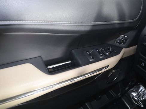 Used 2022 Ford Expedition XLT image 31