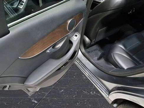 Used 2019 Mercedes-Benz C 300 4MATIC Sedan image 26