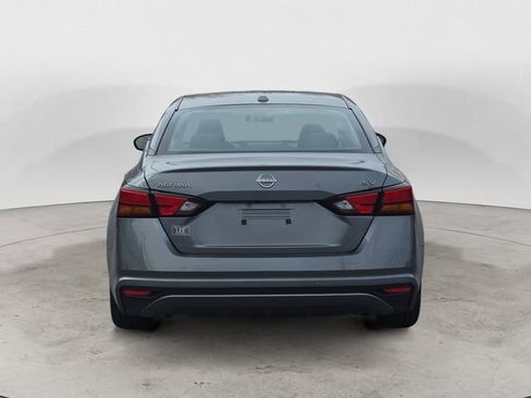 Used 2024 Nissan Altima 2.5 SV FWD image 4