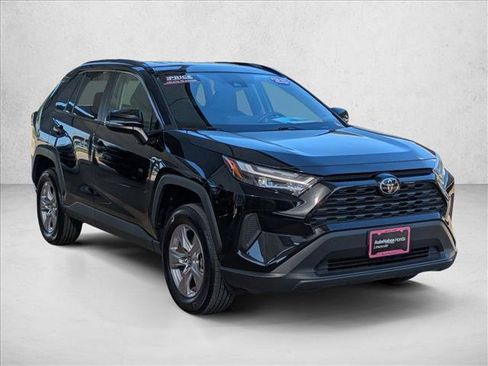 Used 2025 Toyota RAV4 XLE AWD/4WD image 3