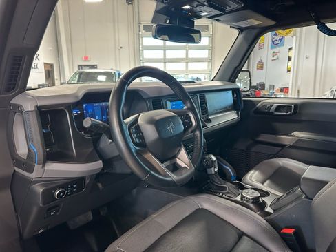 Used 2023 Ford Bronco Black Diamond image 14