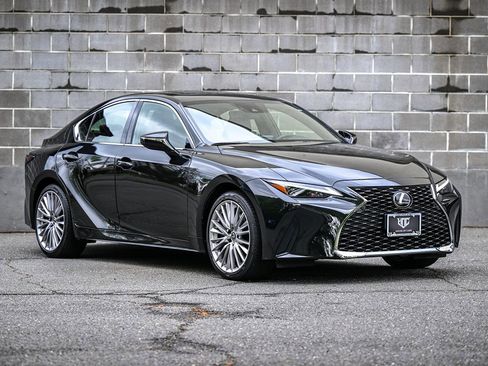 Used 2023 Lexus IS 300 AWD w/ Premium Package image 2