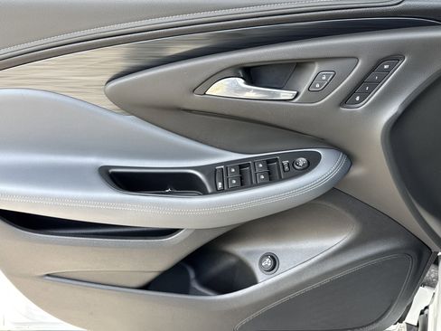Used 2020 Buick Envision Essence FWD image 14