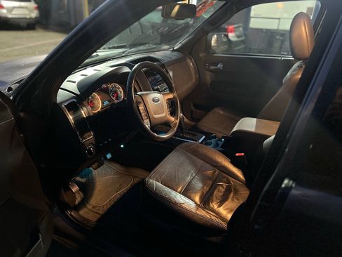 Used 2010 Ford Escape Limited FWD image 10