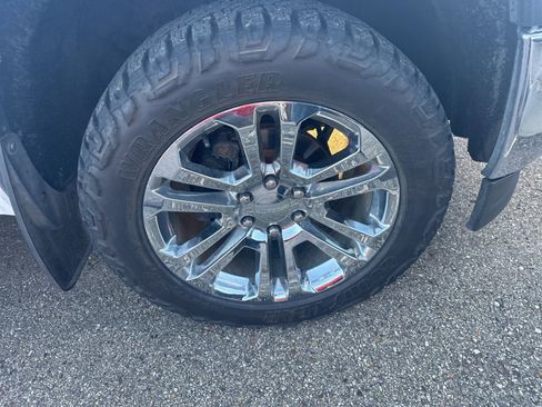 Used 2015 GMC Sierra 1500 SLT w/ SLT Crew Cab Value Package image 4