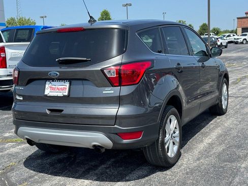 Used 2019 Ford Escape SE FWD image 3