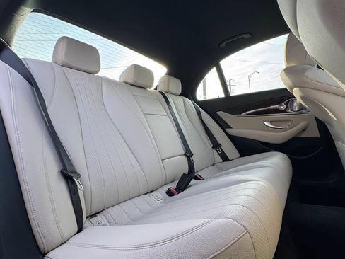 Used 2017 Mercedes-Benz E 300 4MATIC image 38
