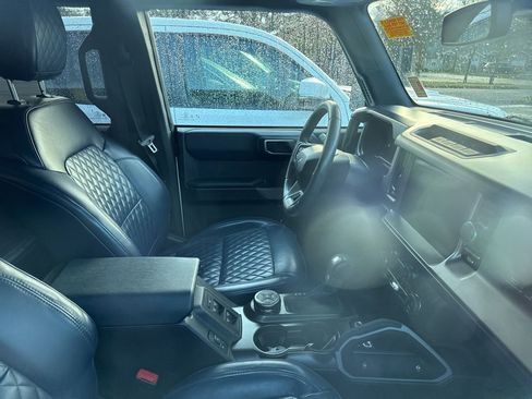 Used 2023 Ford Bronco Outer Banks image 8