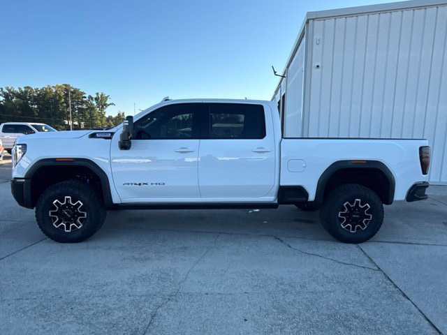Used 2025 GMC Sierra 2500 AT4X AWD/4WD image 2