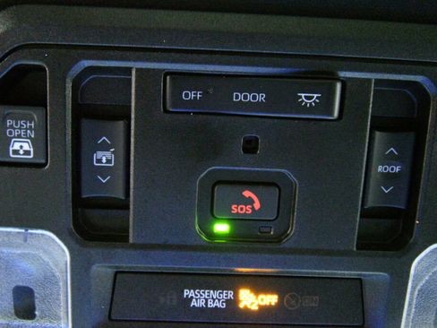 Used 2024 Toyota Tundra Platinum image 18