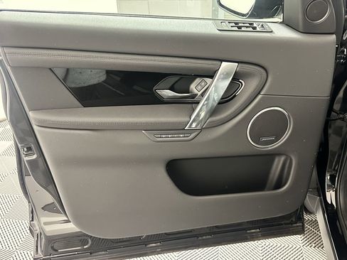 Certified 2025 Land Rover Discovery Sport S image 19