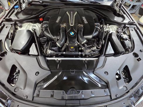 Used 2019 BMW M550i xDrive image 36