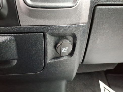 Used 2017 RAM 1500 ST w/ SXT Appearance Group image 16