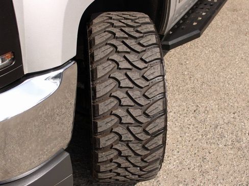 Used 2018 Chevrolet Silverado 1500 LTZ image 38