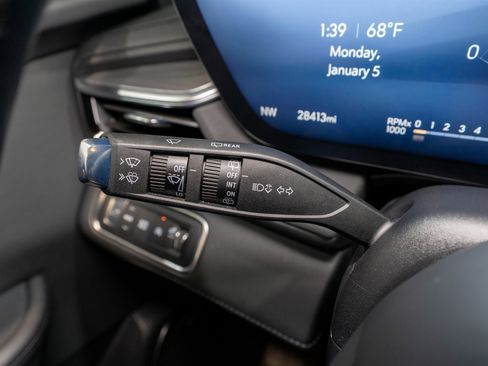 Used 2025 Buick Enclave Preferred image 29