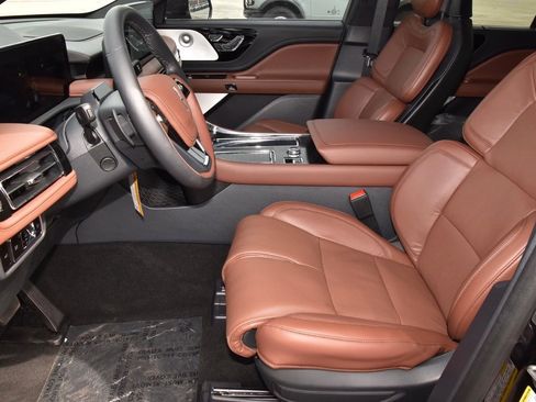 New 2025 Lincoln Aviator Reserve w/ Equipment Group 201A image 13