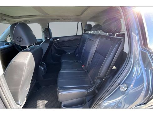 Used 2022 Volkswagen Tiguan SE AWD/4WD image 21