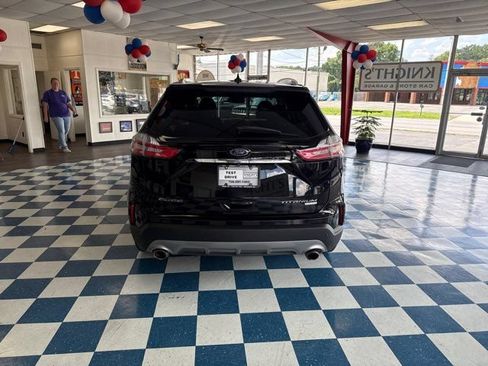 Used 2019 Ford Edge Titanium FWD image 6