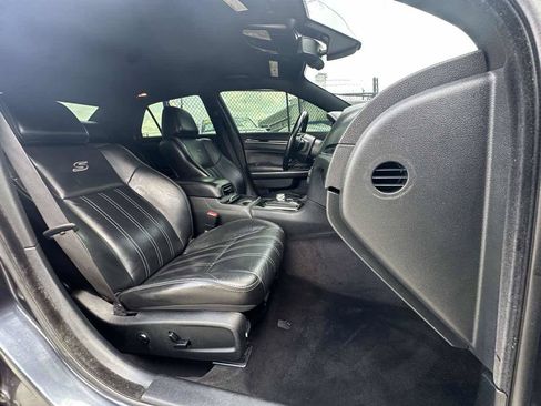 Used 2018 Chrysler 300 S RWD image 27