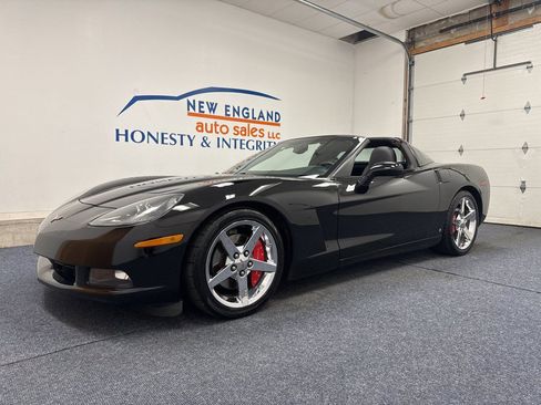 Used 2008 Chevrolet Corvette Coupe w/ Preferred Equipment Group RWD image 6