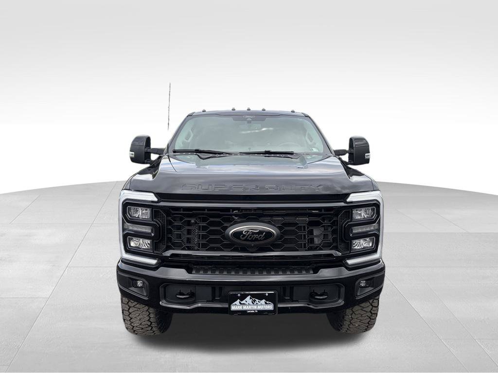 Used 2025 Ford F250 Lariat w/ Black Appearance Package AWD/4WD image 28
