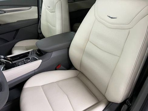 New 2025 Cadillac XT5 Premium Luxury image 16