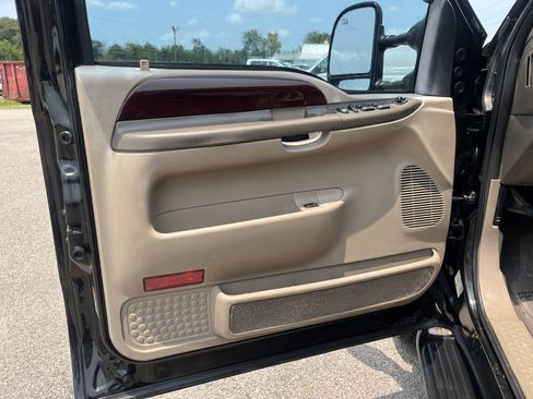 Used 2003 Ford Excursion Limited AWD/4WD image 13