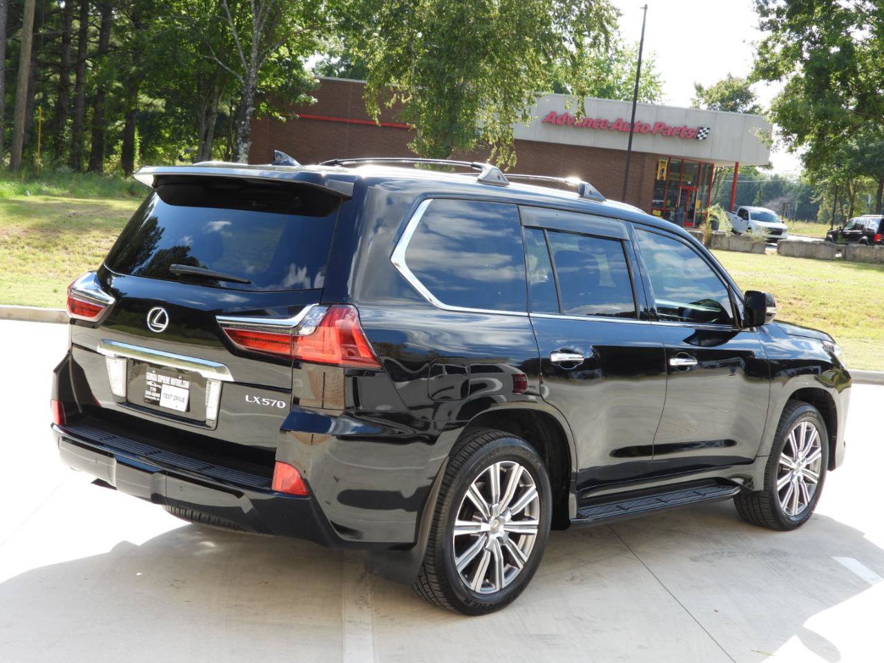 Used 2016 Lexus LX 570 4WD image 47