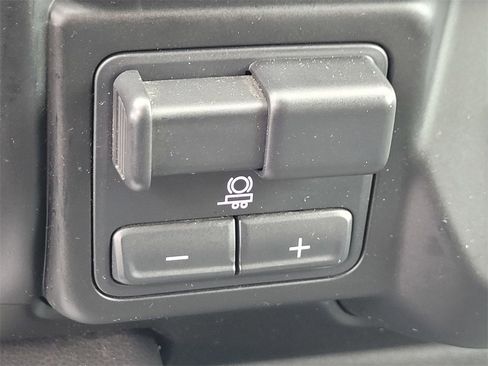 Used 2021 Chevrolet Silverado 1500 LT Trail Boss image 21