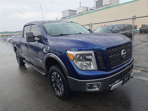 Used 2016 Nissan Titan PRO-4X w/ Pro-4x Convenience Package AWD/4WD image 3