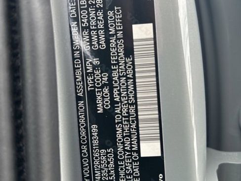 Certified 2025 Volvo XC60 B5 Plus image 27