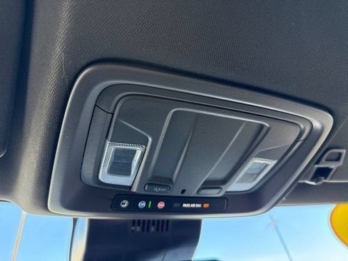 Used 2025 GMC Sierra 1500 SLT AWD/4WD image 28