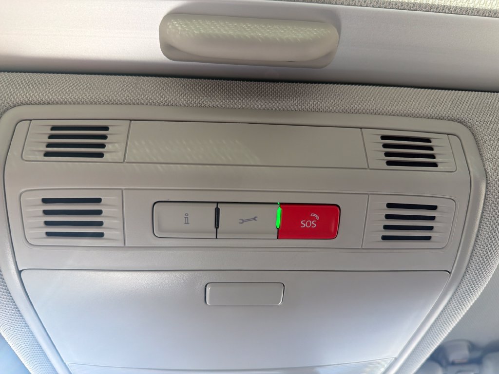 Certified 2025 Volkswagen Jetta SE FWD image 20