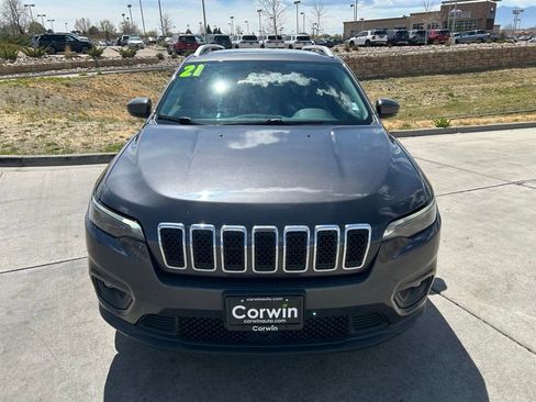 Used 2021 Jeep Cherokee Latitude Lux w/ Comfort/Convenience Group FWD image 2