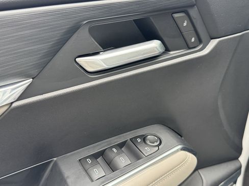 New 2025 GMC Acadia Elevation image 13