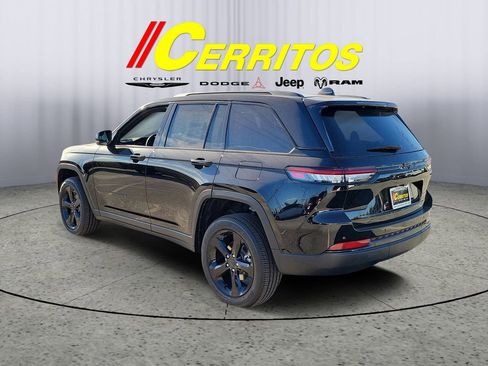 New 2025 Jeep Grand Cherokee Altitude image 2
